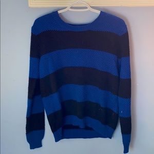Black and blue long sleeve knit